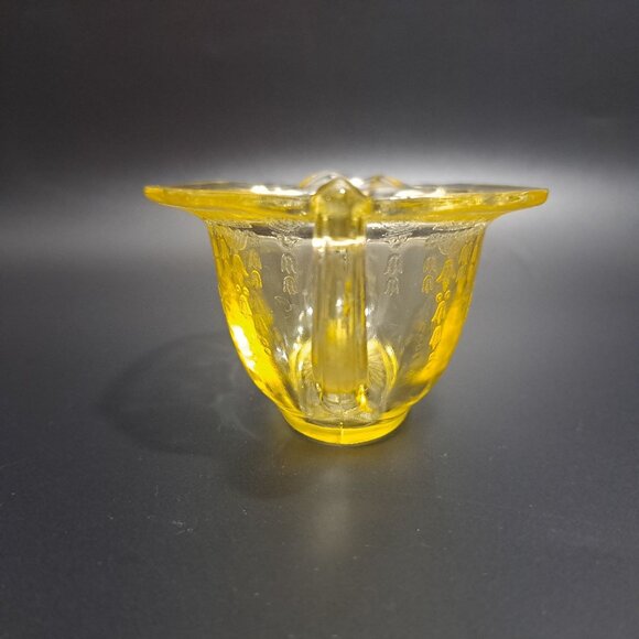 Anchor Hocking Princess Yellow Glass Creamer With Embossed Design Vintage - Picture 5 of 16